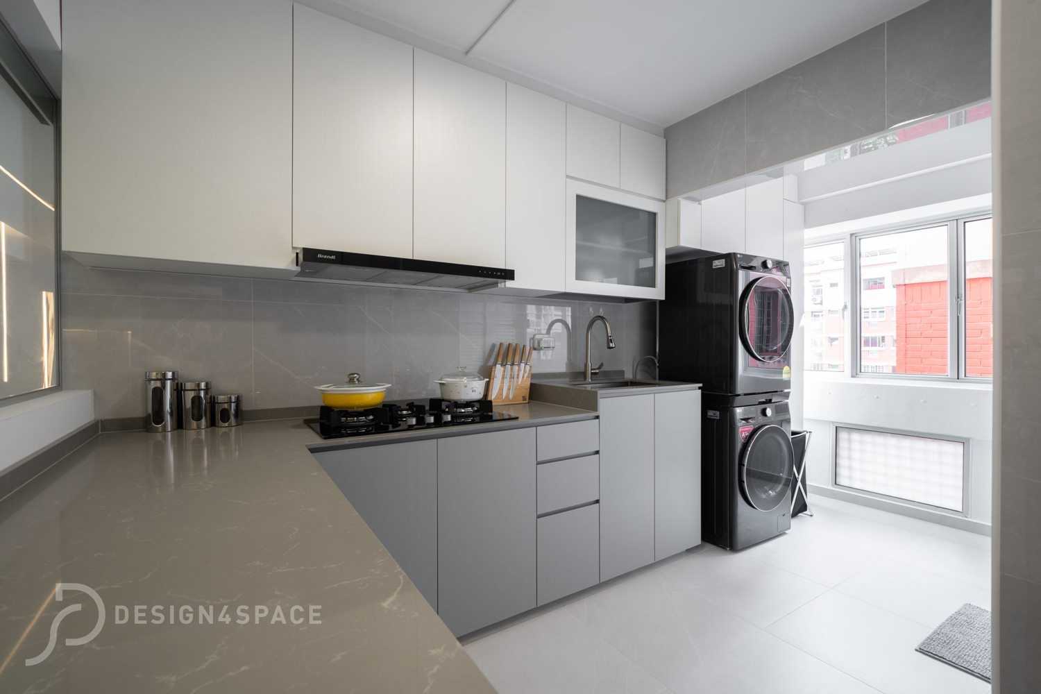 Modern Kitchen with Kitchen Window and Open Kitchen
