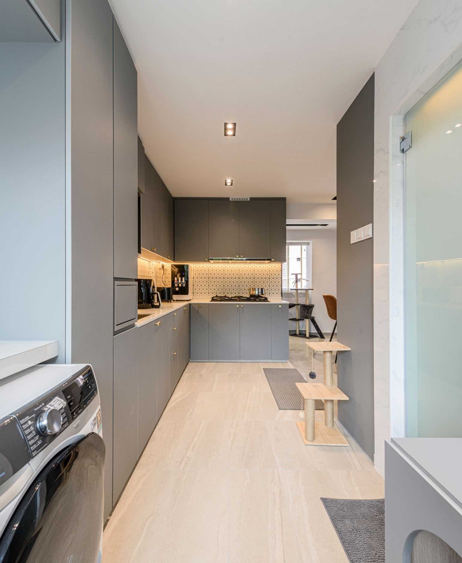 Modern Kitchen with Vinyl Flooring and Cupboard