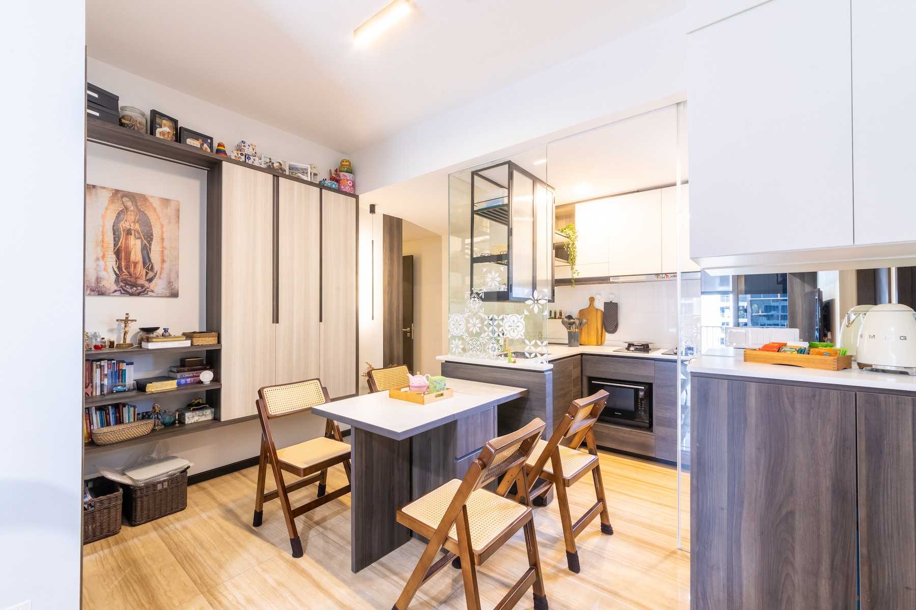 Contemporary Dining Room with Dining Table and Tableware