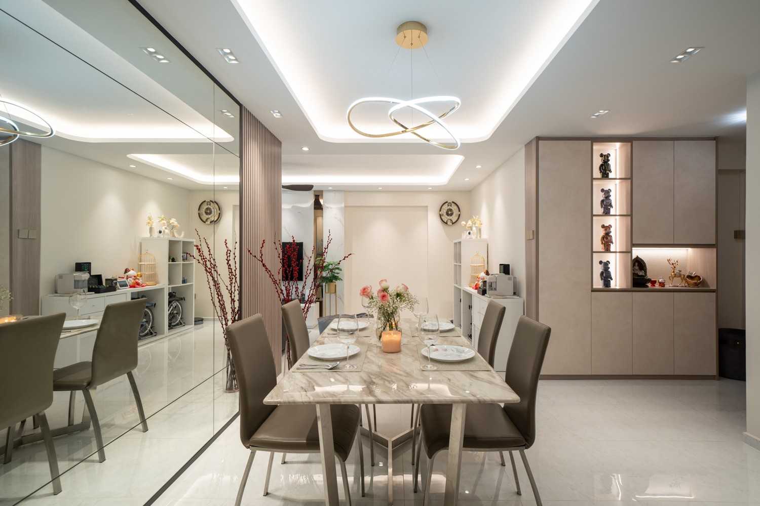 Modern Dining Room with Dining Table and Dining Chairs