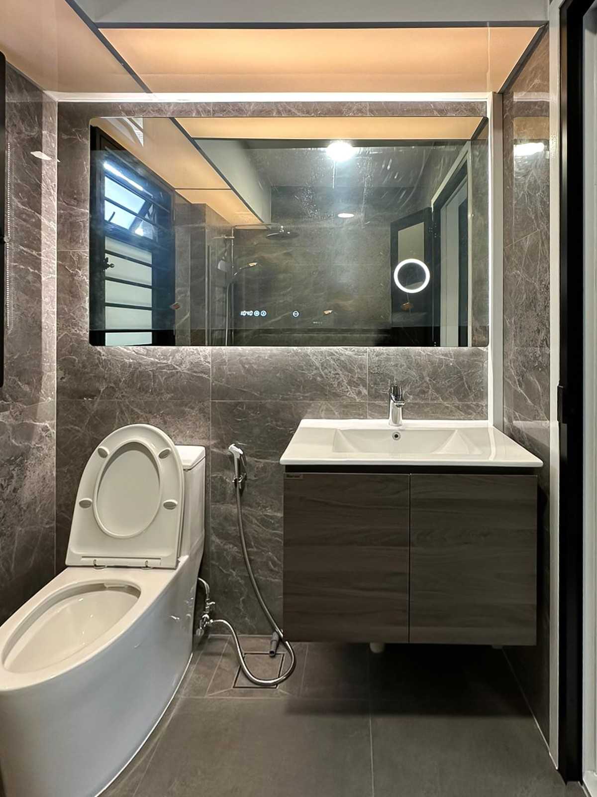Scandinavian Bathroom with Mirror and Bathroom Storage