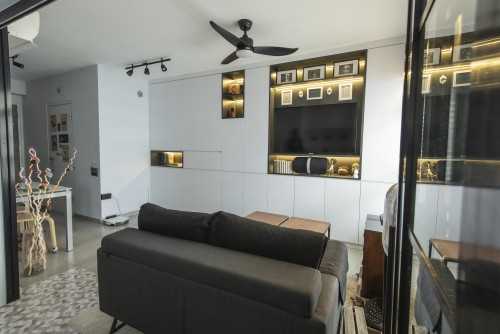 Modern Living Room at 693B Woodlands Ave 6