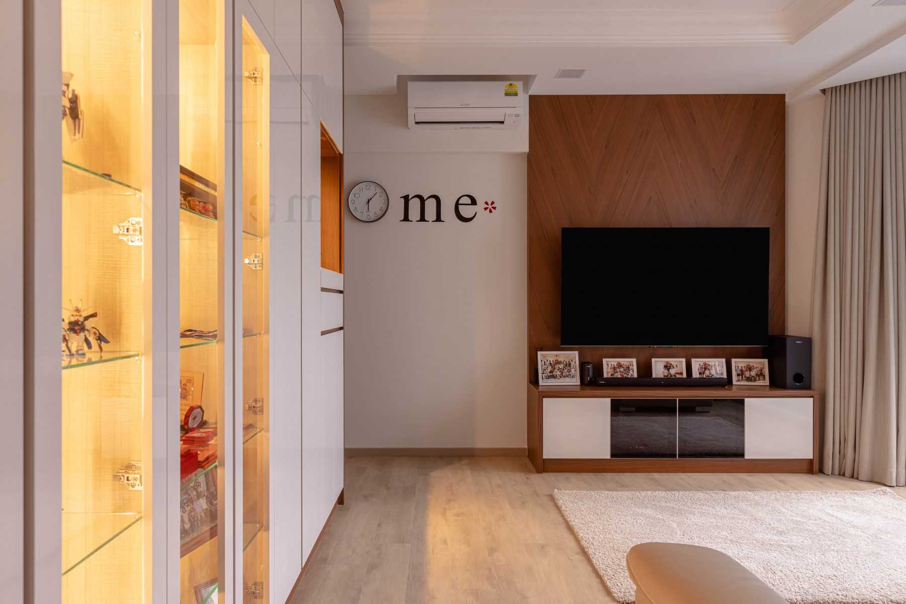 Contemporary Living Room with Vinyl Flooring and TV Console