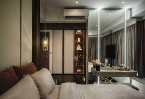 Contemporary Bedroom at 398 Kallang Road