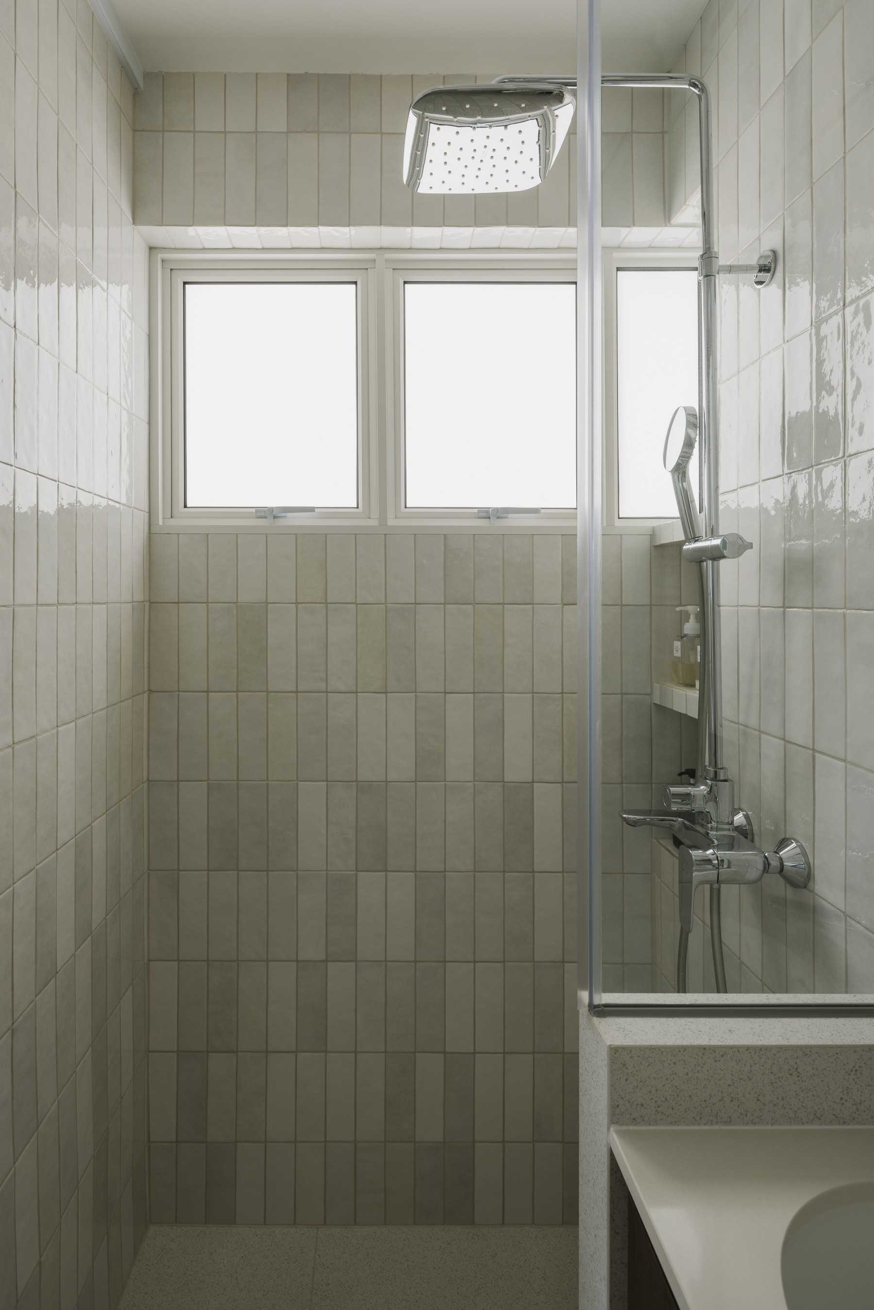 Modern Bathroom with Mirror and Shower Screen