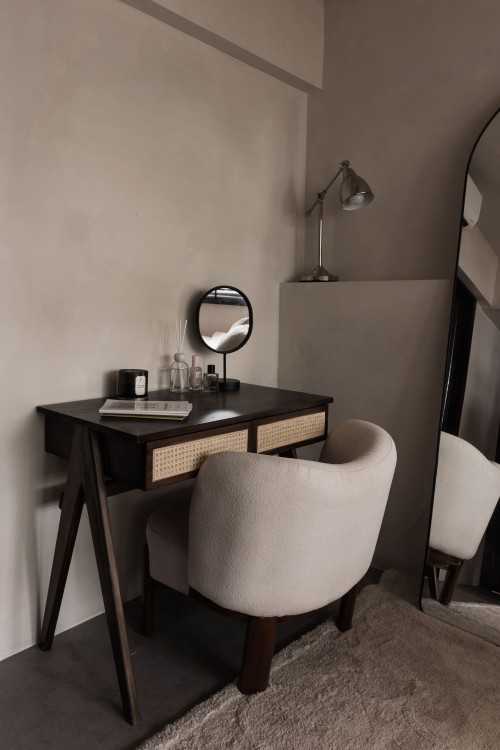 Contemporary Bedroom at 111A Alkaff Crescent