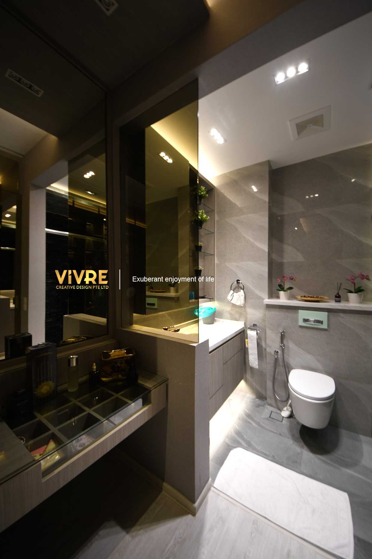 Modern Bathroom with Herringbone Tiling and Parquet Floor