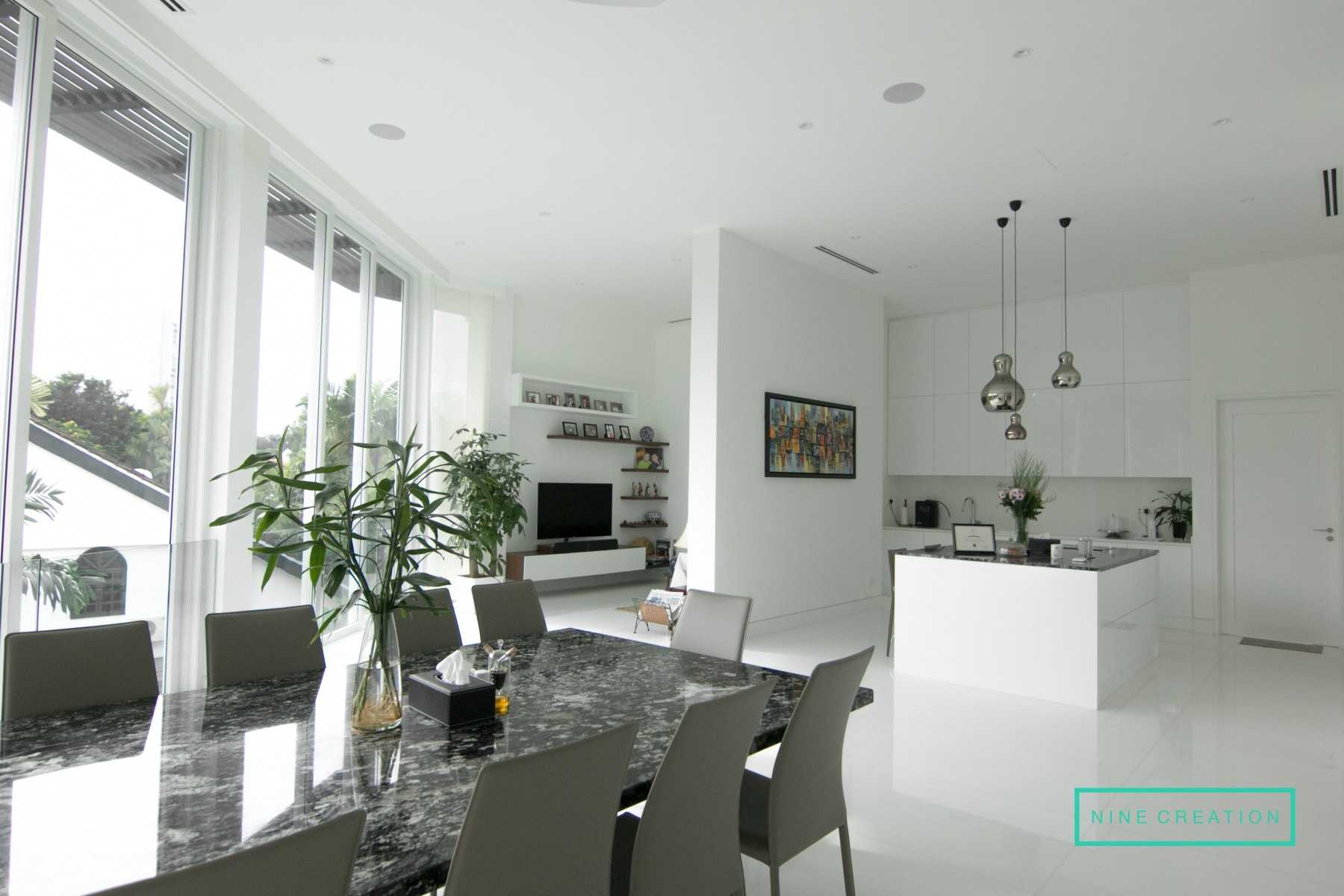 Contemporary Kitchen with Countertop and Homogeneous Tiles