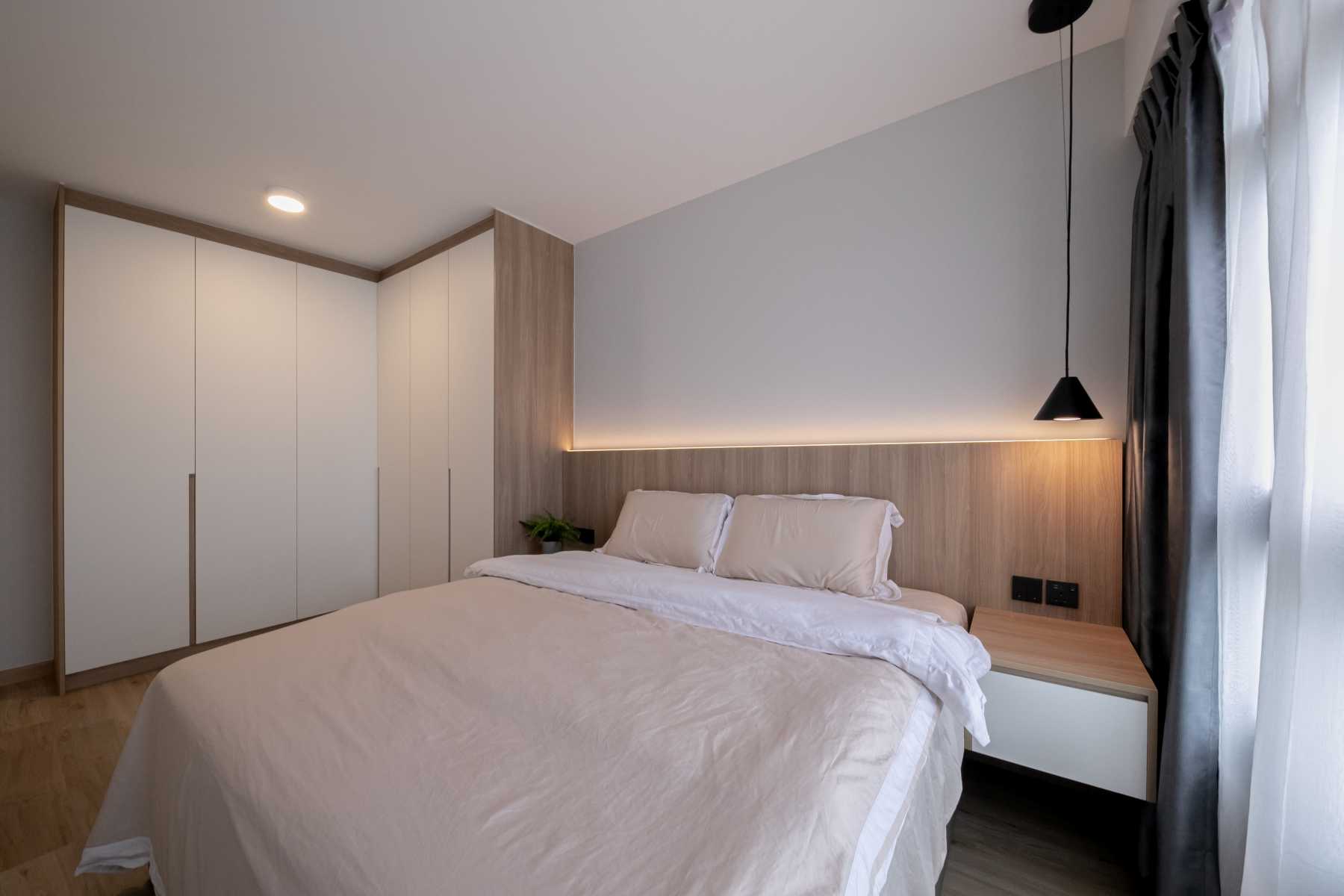 Minimalist Bedroom with Wardrobe and Queen Bed