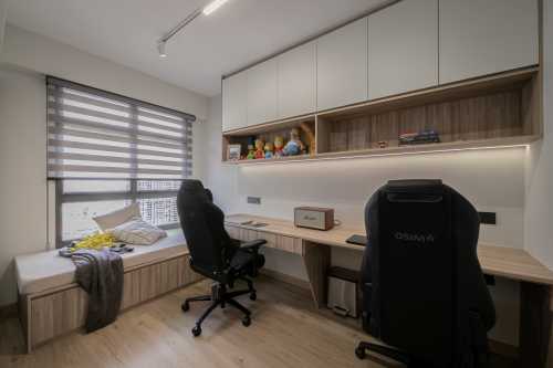 Minimalist Home Office at 5 Room BTO @ Clementi