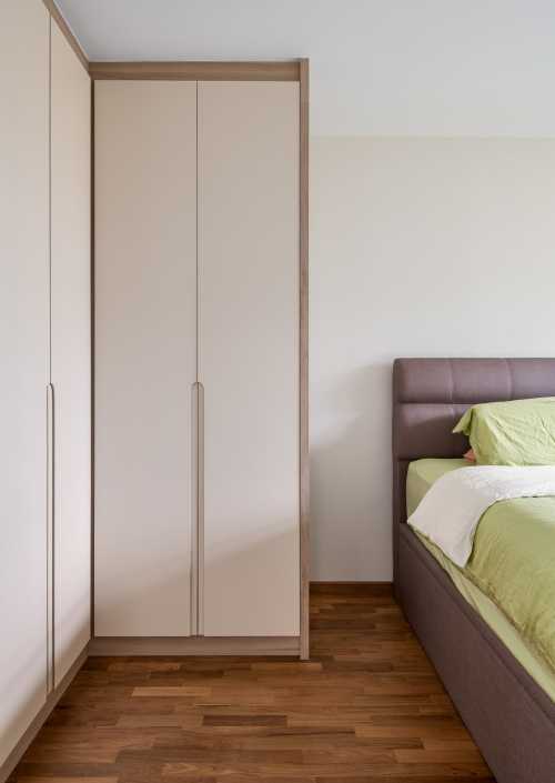 Minimalist Bedroom at 209A Clementi Ave 6