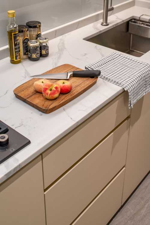 Minimalist Kitchen at 5-Room Resale @ Dawson