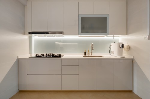 Minimalist Kitchen at Pasir Ris Drive 6