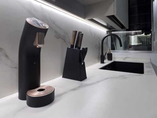 Modern Kitchen at Tampines Greenfoliage