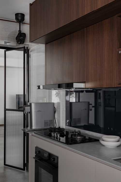 Contemporary Kitchen at Sengkang West (Block 461A)