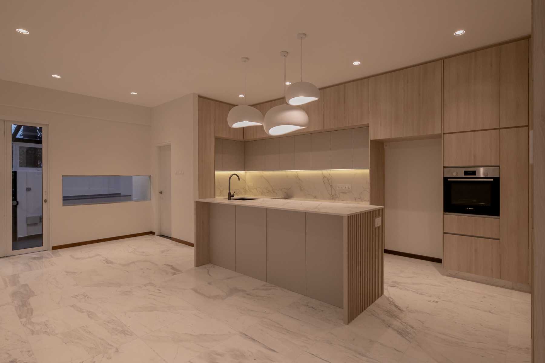 Minimalist Kitchen with Open Kitchen and Kitchen Accessories