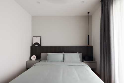 Modern Bedroom at 10 Carribean Keppel Bay