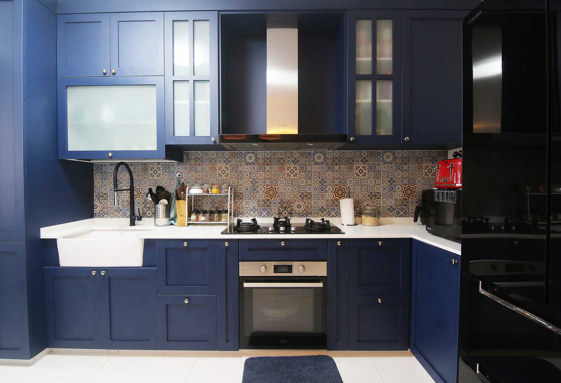 Scandinavian Kitchen with Countertop and Kitchen Backsplash
