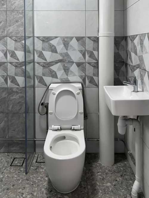 Scandinavian Bathroom at Tampines Vista