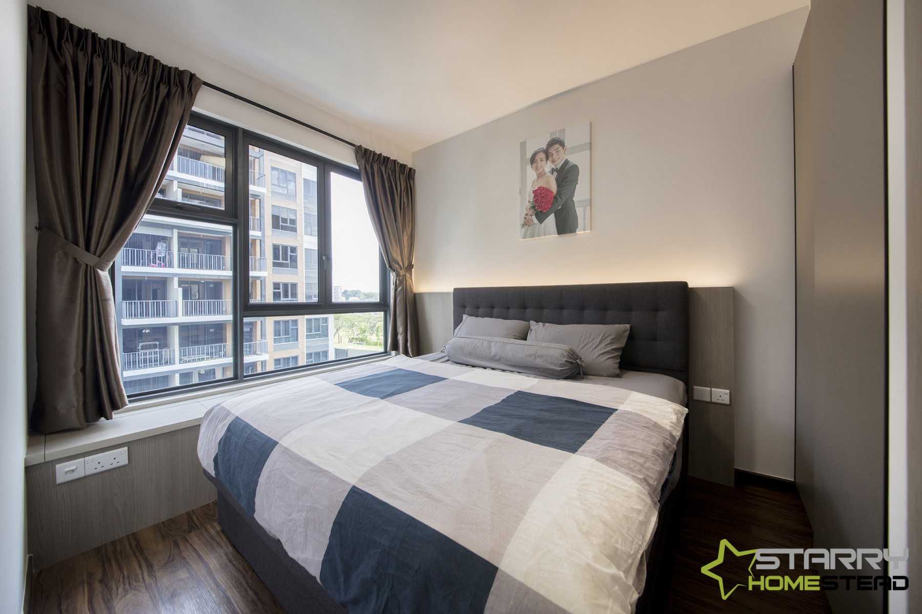 Modern Bedroom with Vinyl Flooring and Bay Window