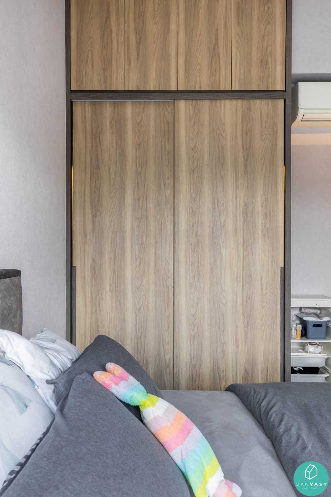 Modern Bedroom with Wardrobe and Closet