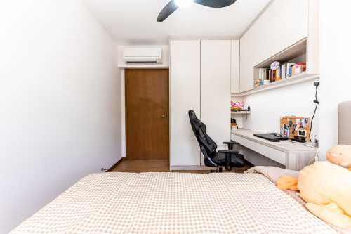 Modern Bedroom at Blk 476B Yishun 5 Room BTO