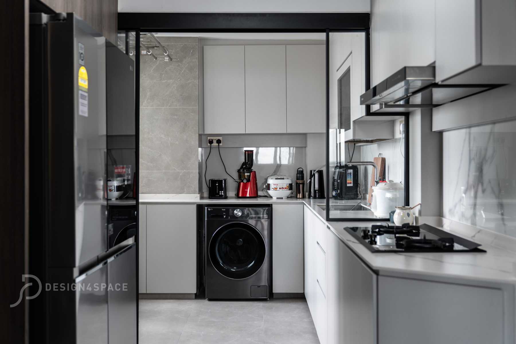 Modern Kitchen with Wood Flooring and Kitchen Window