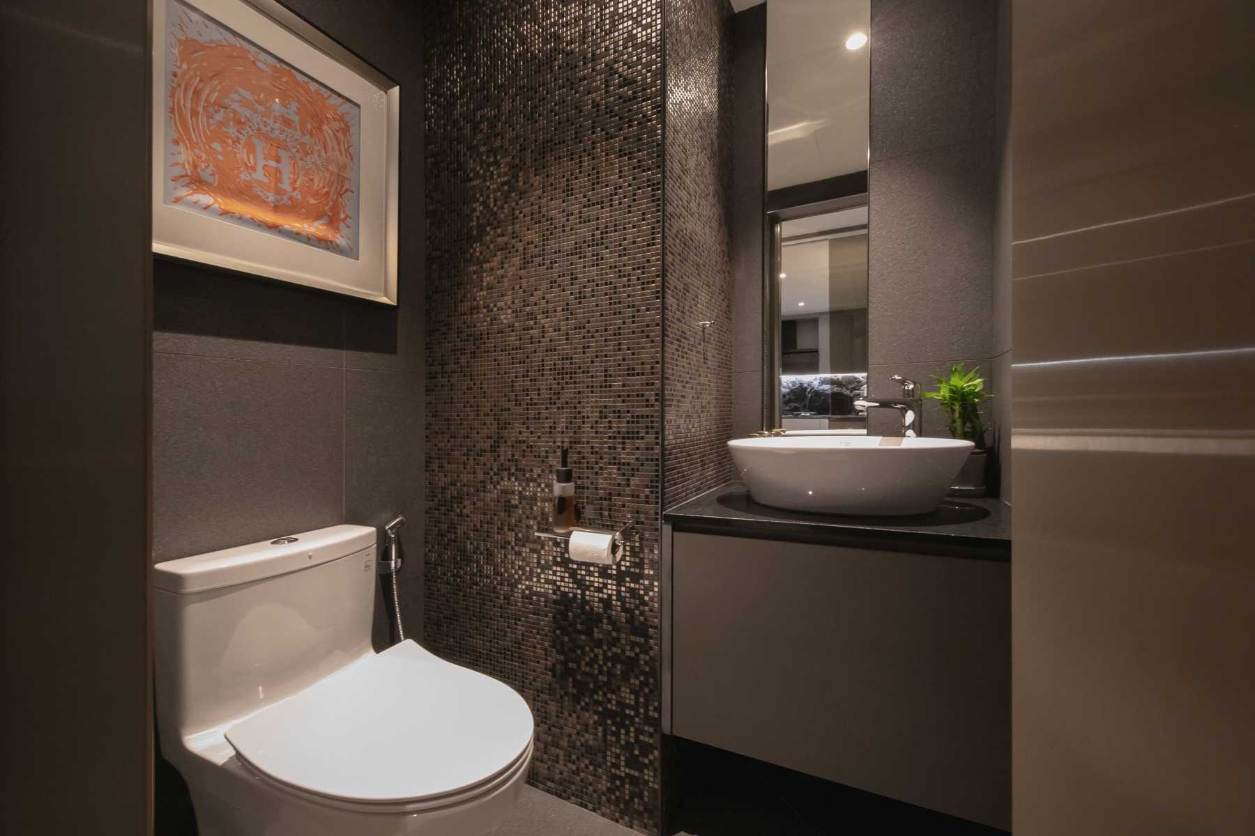 Modern Bathroom with Mirror and Wash Basins
