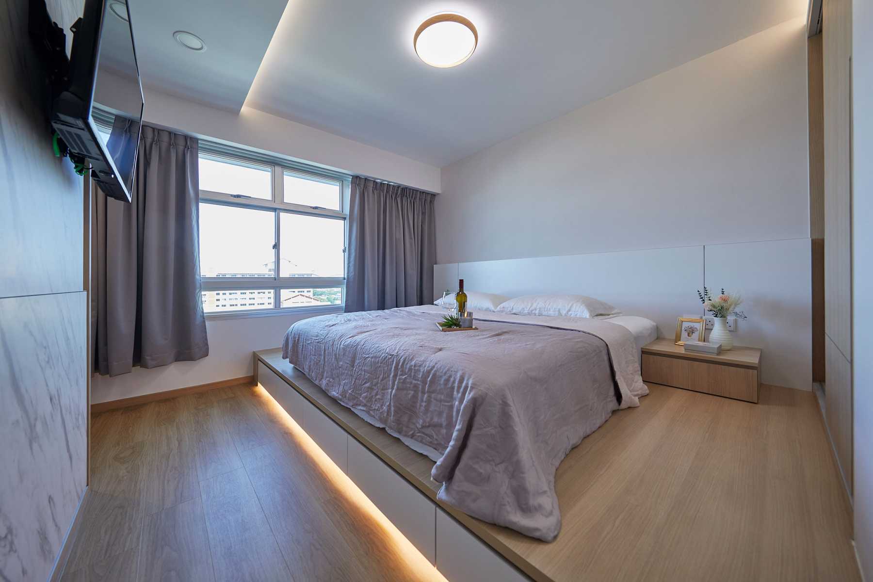 Scandinavian Bedroom with Built-in Bed and Window Grille