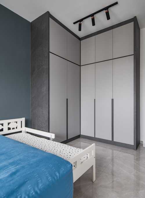 Contemporary Bedroom at 645B tampines st 62