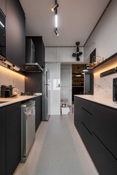 Contemporary Kitchen at 645B tampines st 62