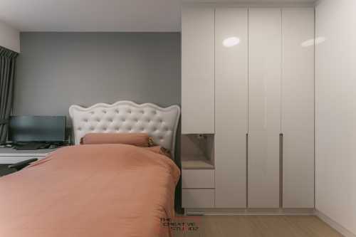 Modern Bedroom at 210B Clementi Ave 6