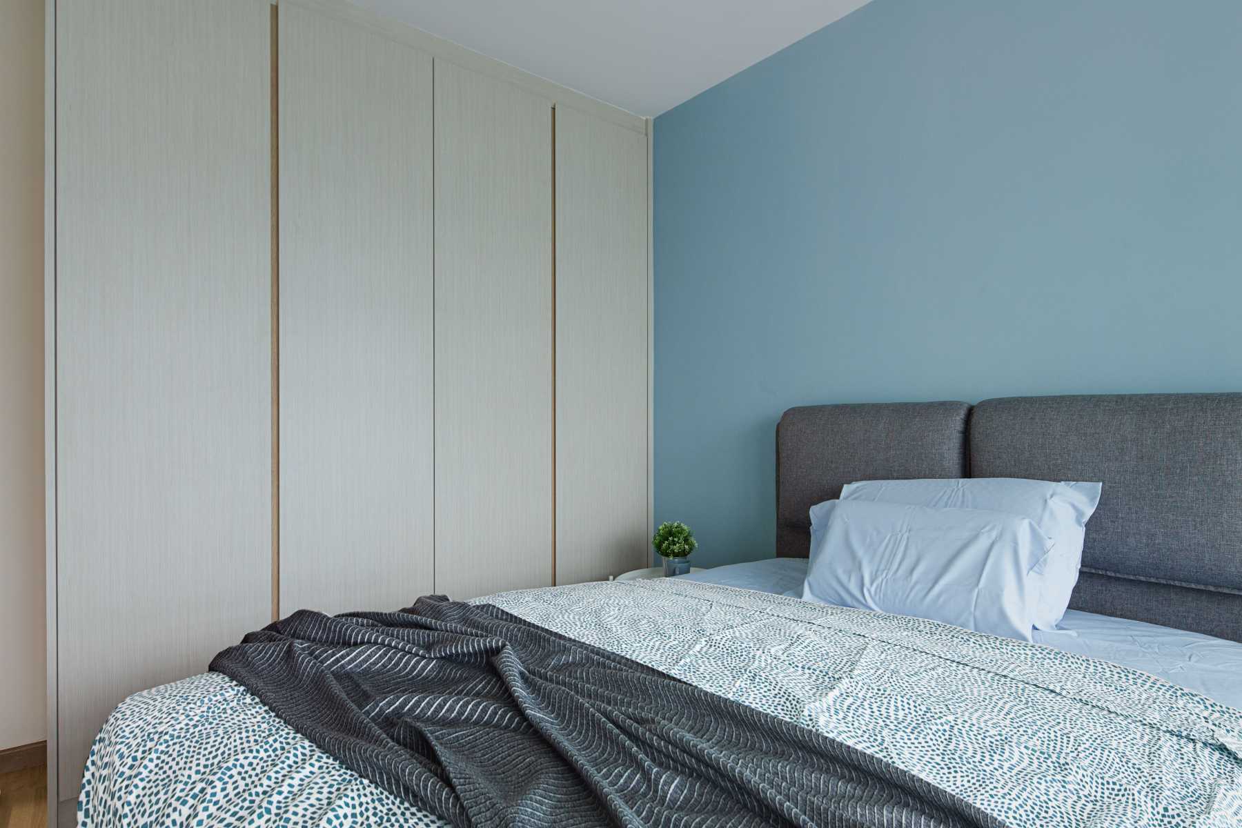 Minimalist Bedroom with Wardrobe and Sliding Wardrobe