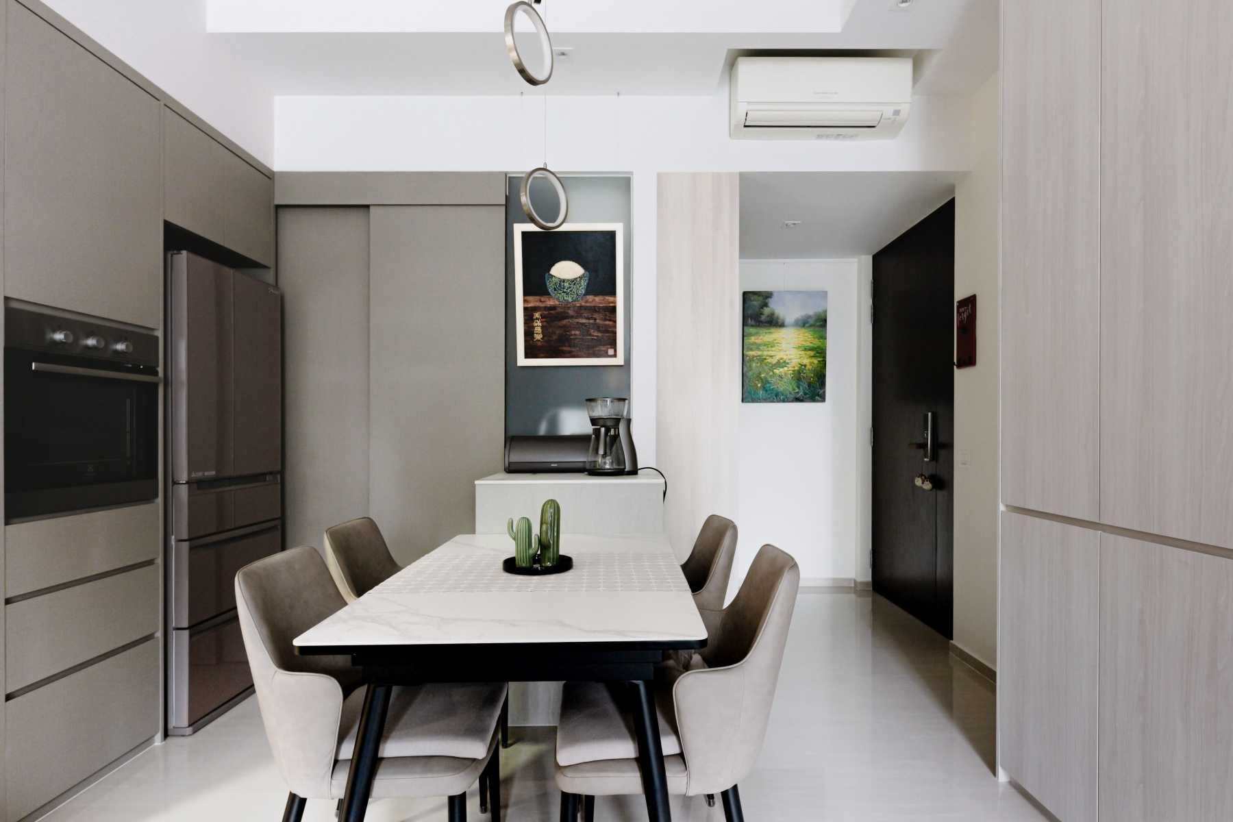 Contemporary Dining Room with Dining Chairs and Seating Bench