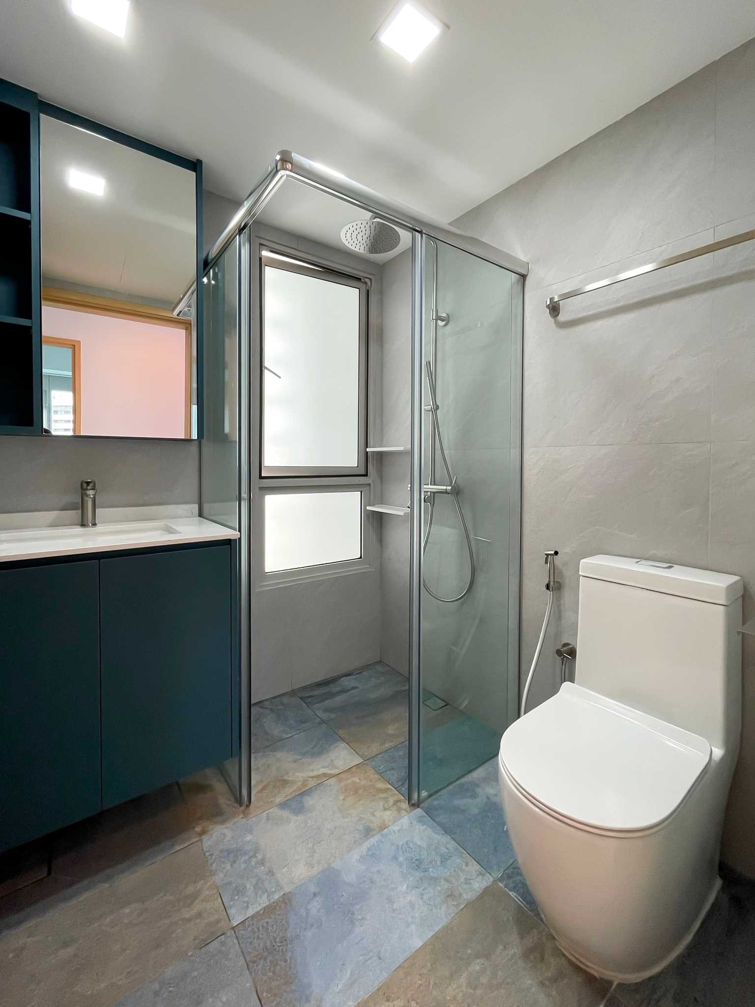 Scandinavian Bathroom with Mirror and Bathroom Storage