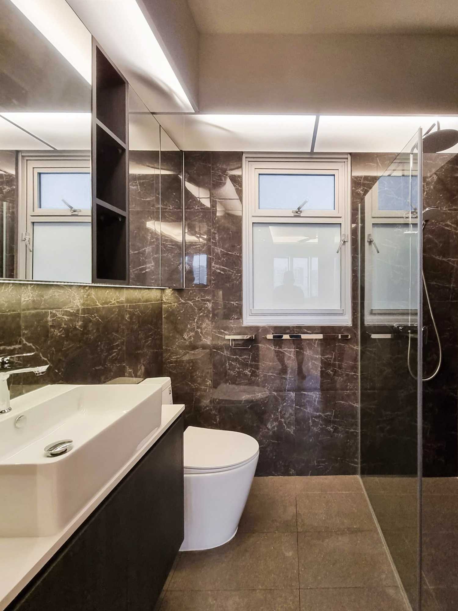 Modern Bathroom with Mirror and Shower Screen
