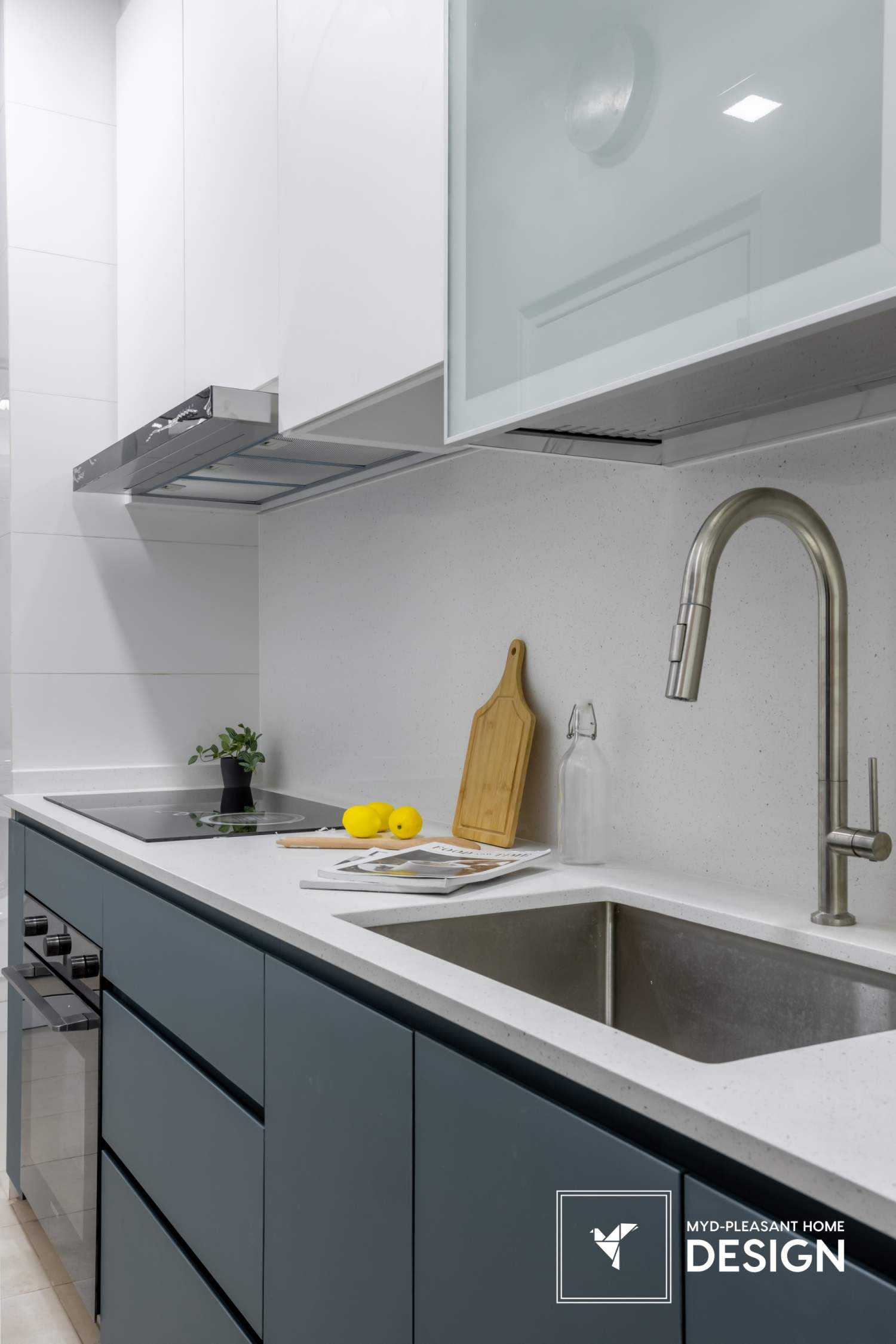 Country Kitchen with Countertop and Homogeneous Tiles