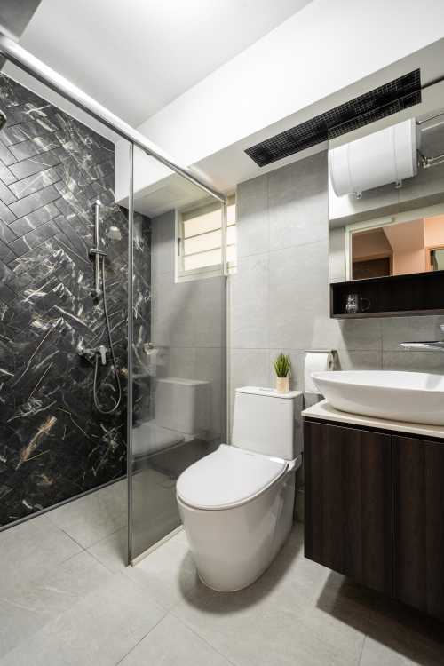 Modern Bathroom at Punggol | 201 Punggol  Field