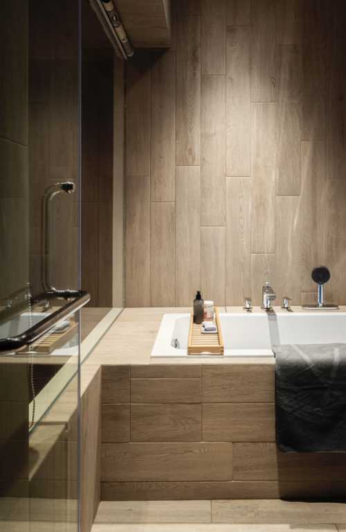 Contemporary Bathroom at 1B Cantonment Road (Evelyn)