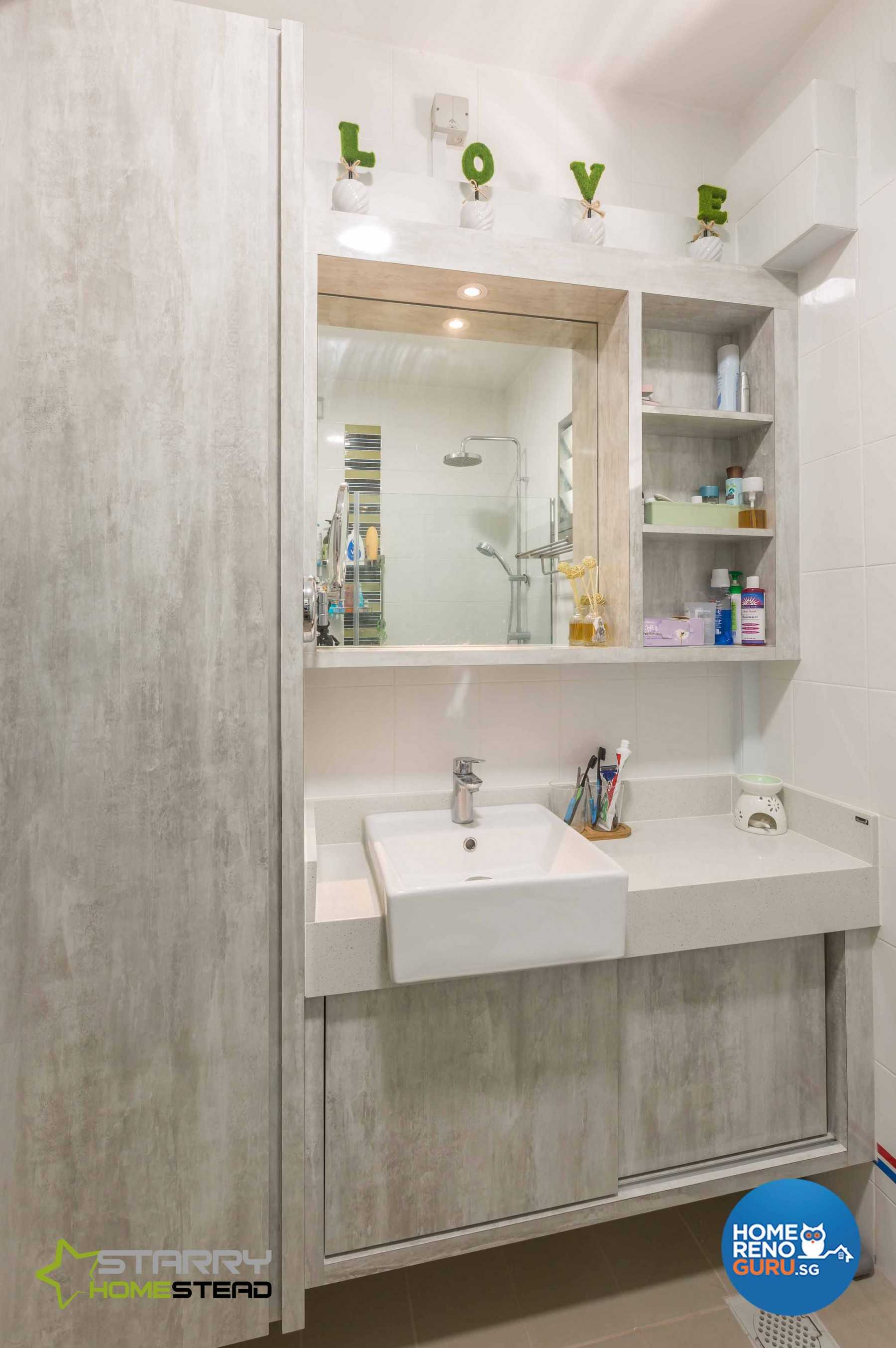 Modern Bathroom with Mirror and Vanity Counter