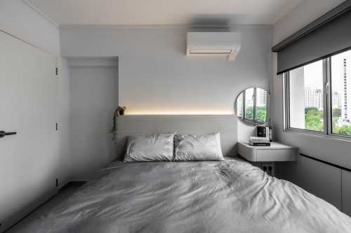 Contemporary Bedroom at 609 Bukit Panjang