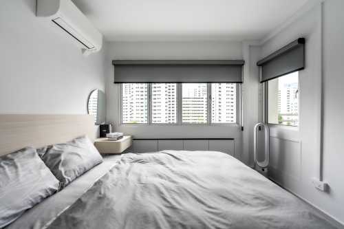 Contemporary Bedroom at 609 Bukit Panjang