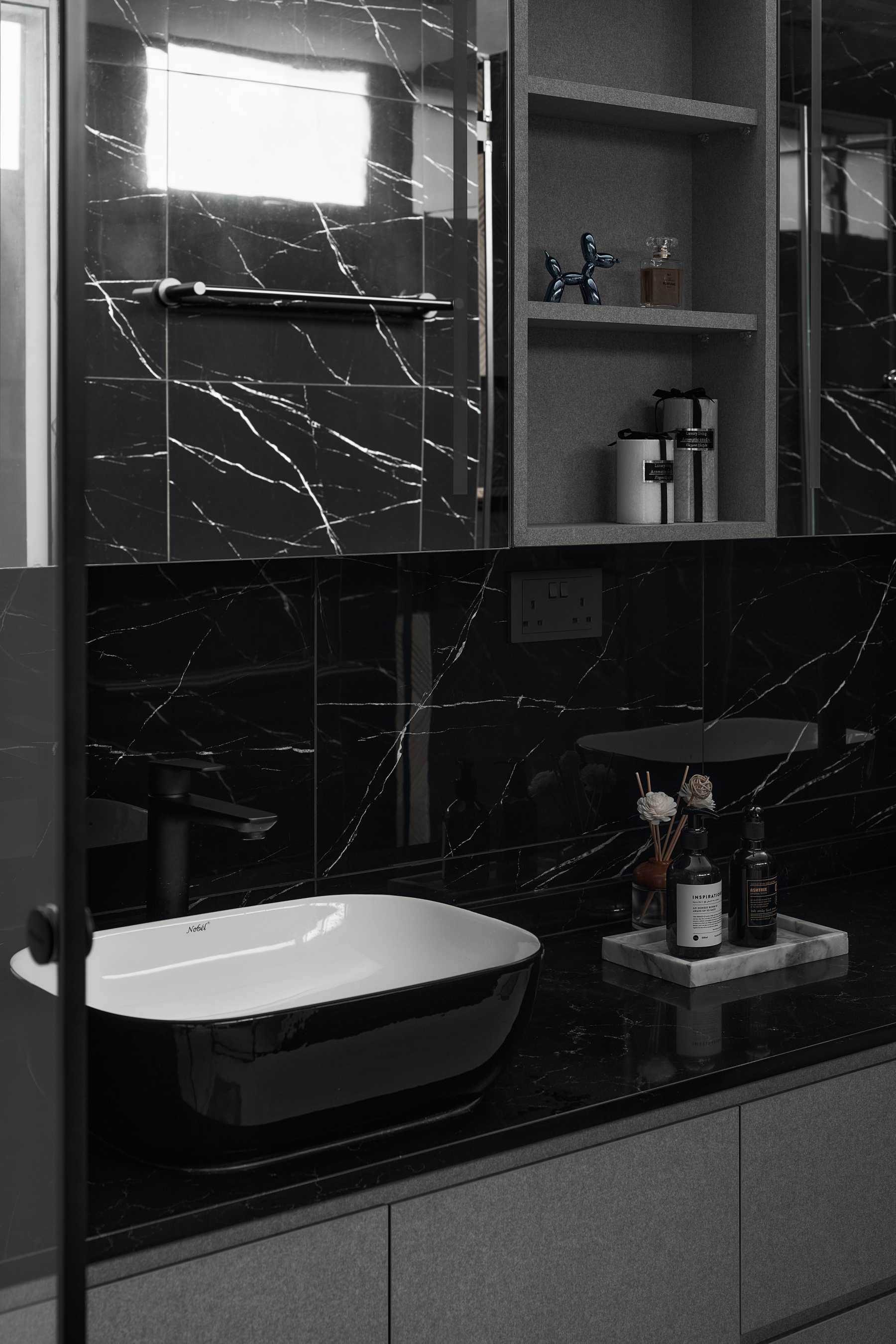 Modern Bathroom with Mirror and Shower Screen