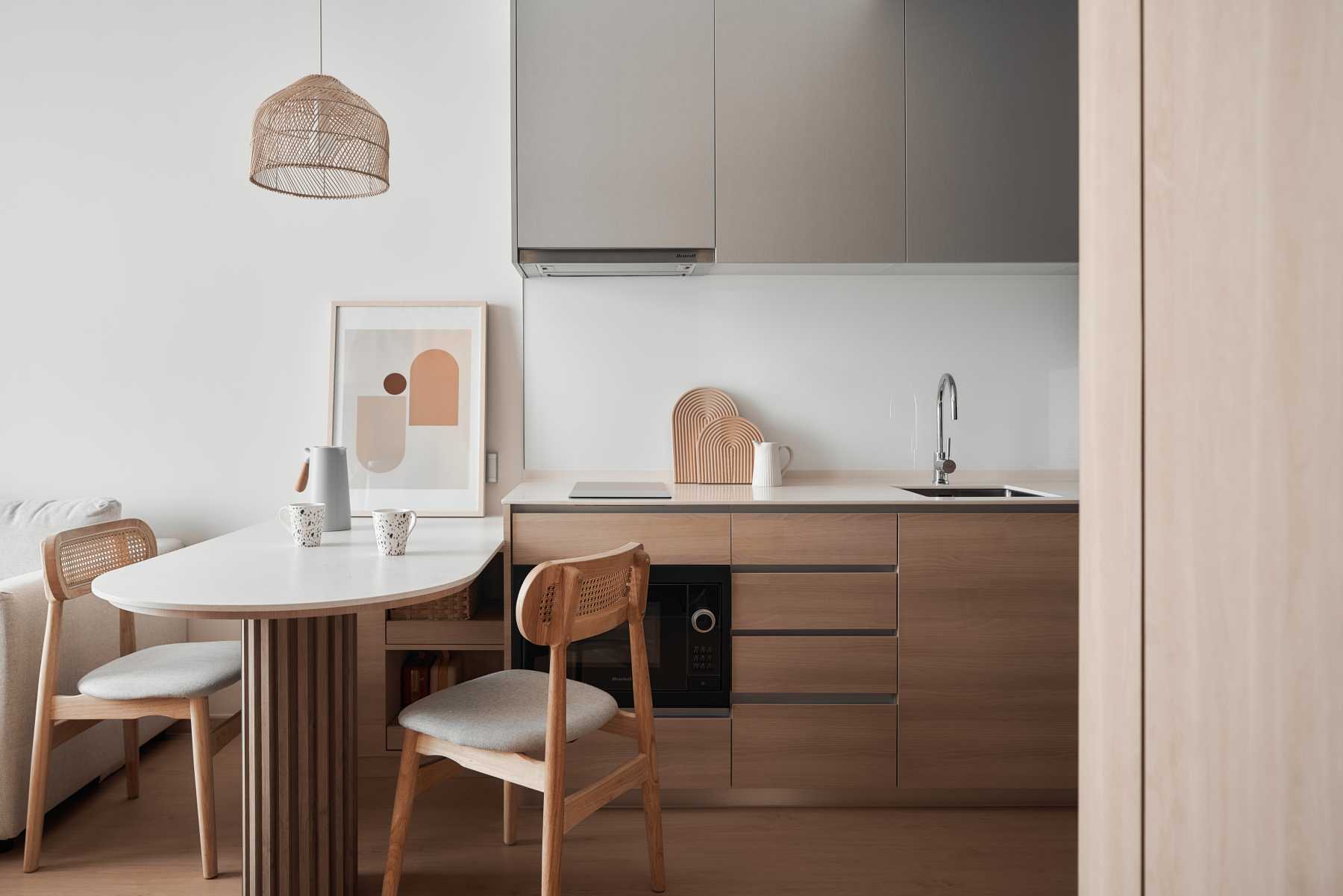 Scandinavian Dining Room with Dining Table and Dining Chairs