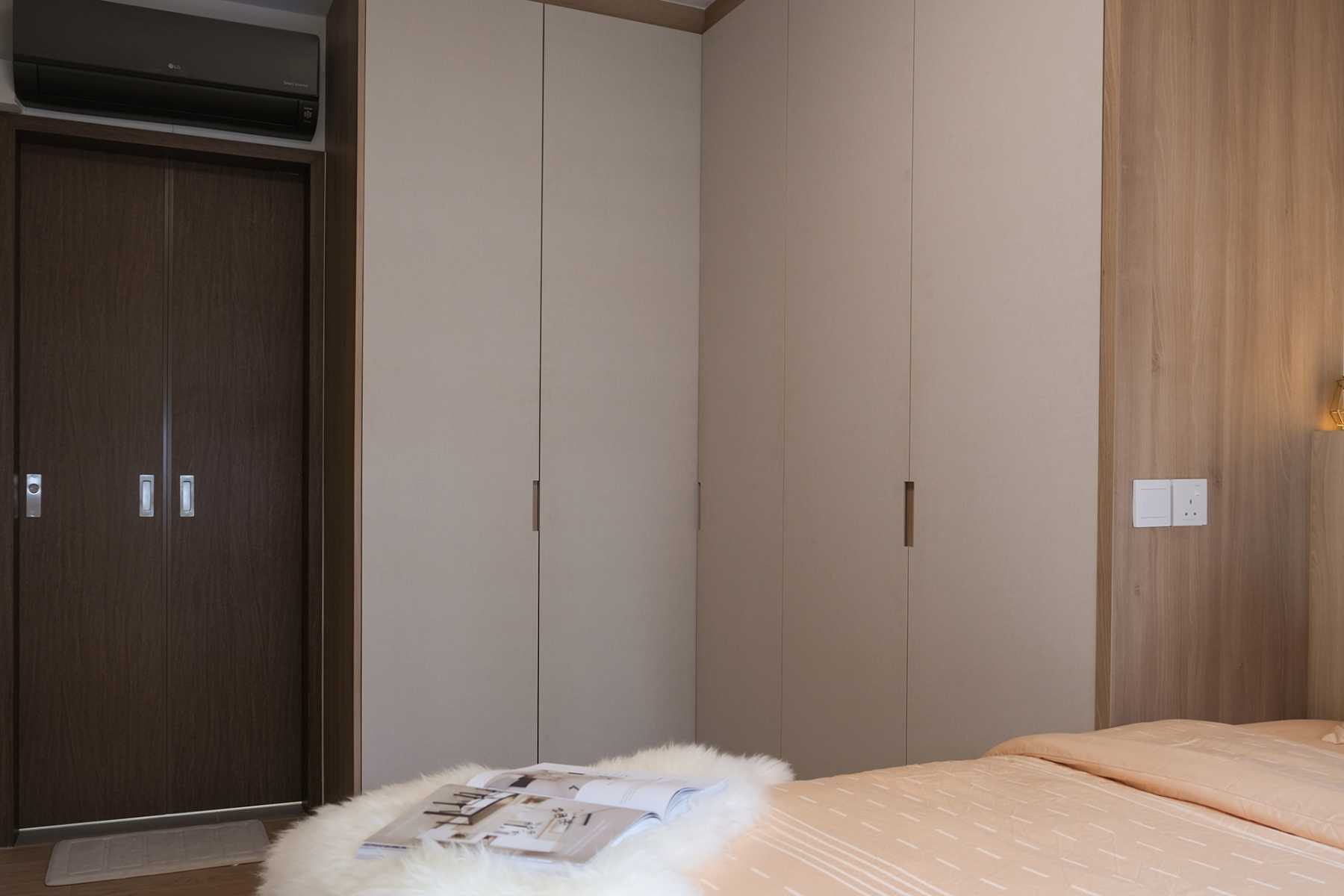 Contemporary Bedroom with Platform Bed and Wardrobe
