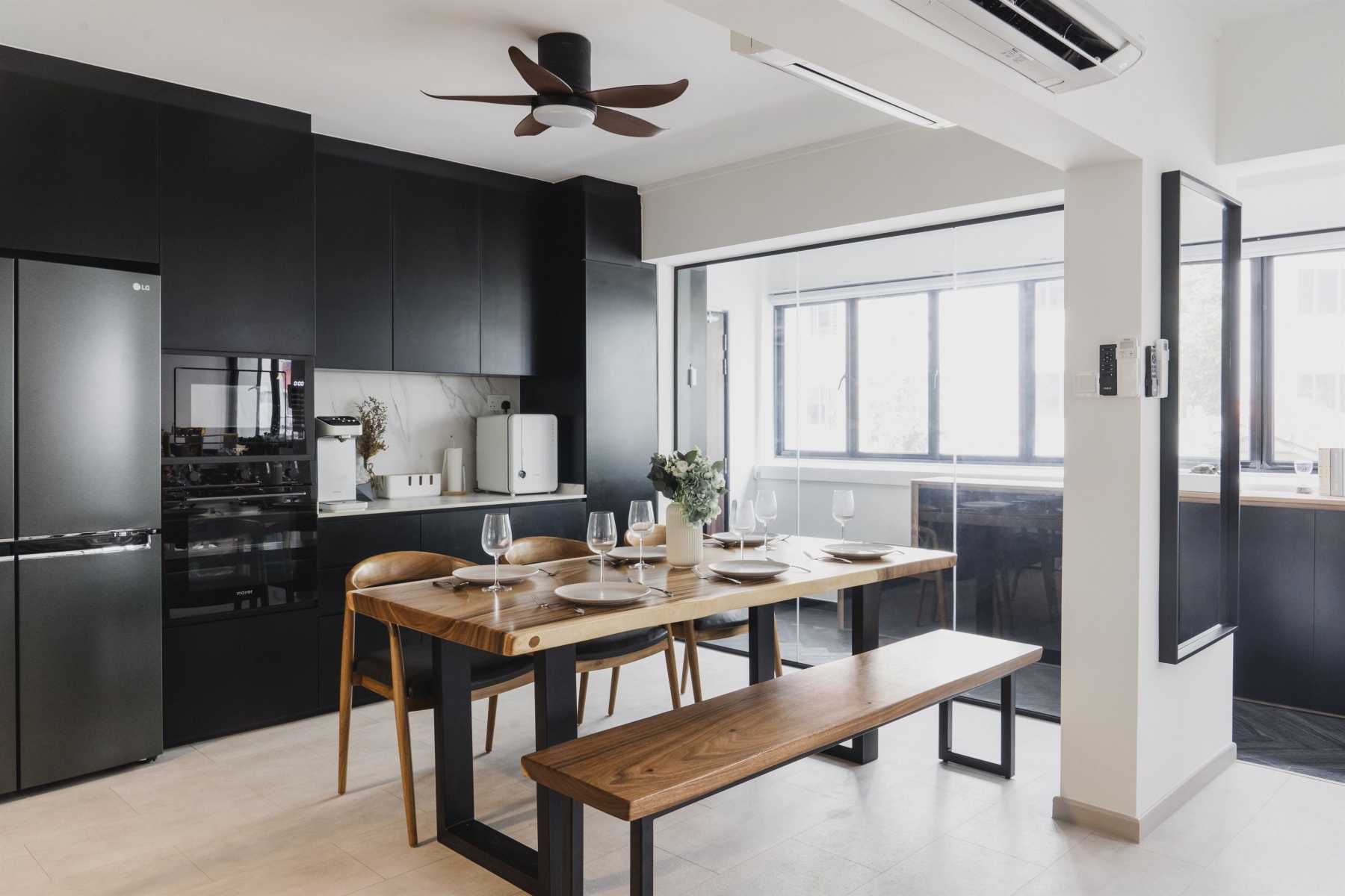 Contemporary Kitchen with Countertop and Vinyl Flooring