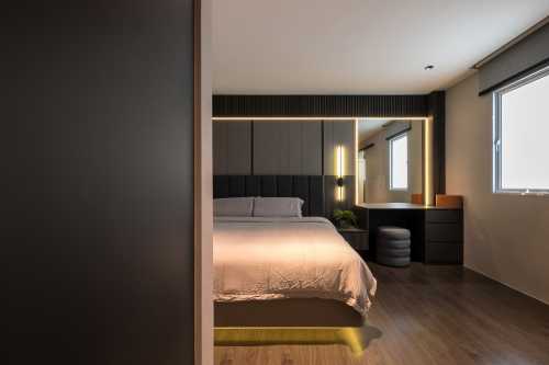 Contemporary Bedroom at Resale 5 Room HDB @ Tiong Bahru