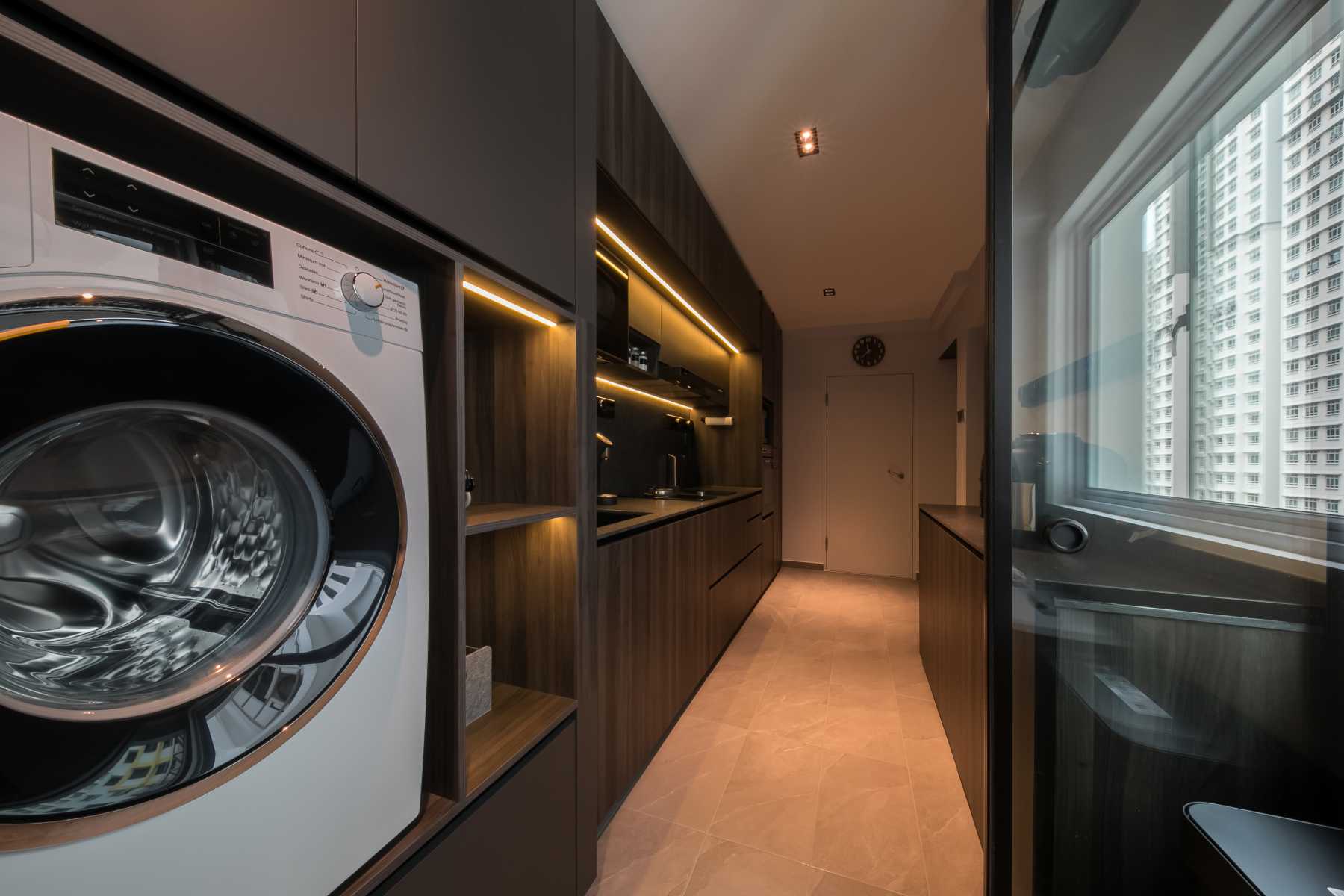Contemporary Kitchen with Cupboard and Kitchen Accessories