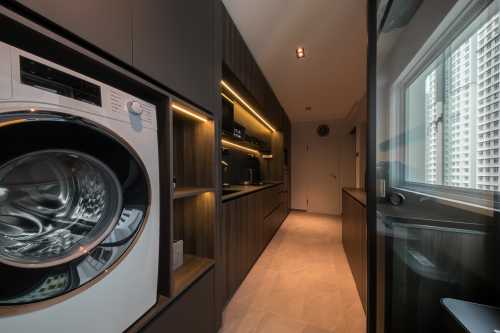 Contemporary Kitchen at Resale 5 Room HDB @ Tiong Bahru
