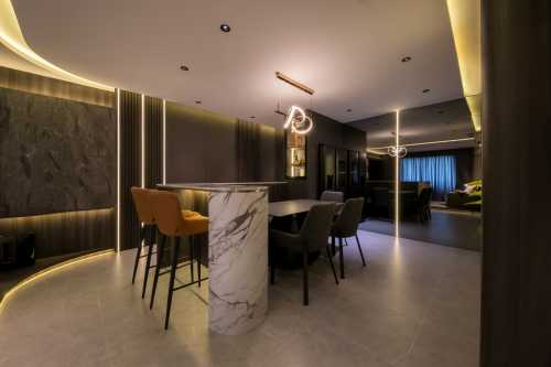Contemporary Living Room at Resale 5 Room HDB @ Tiong Bahru